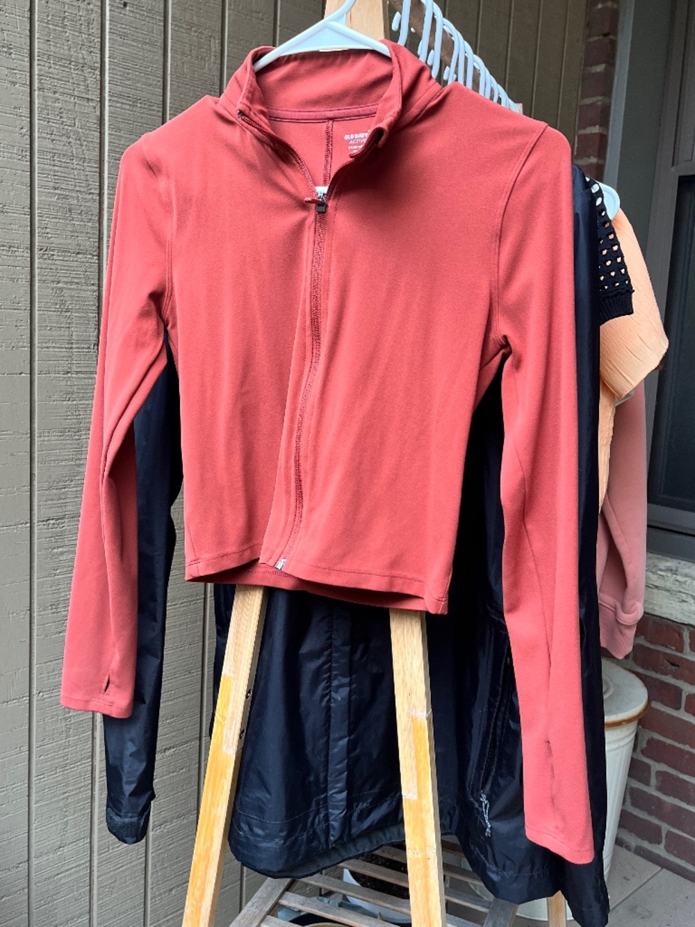 Old Navy StudioSmooth Full-Zip Cropped Jacket in Cherry Birch, XSP